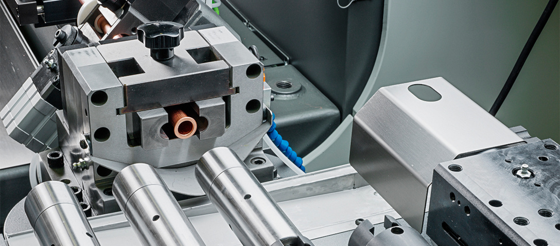 3-RUNNER - End-forming of the tube from coil or bar