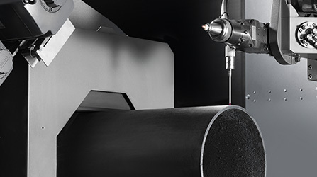 Probe detects tube deformations to correct cutting trajectories