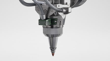 Sensorized cutting head for automatic monitoring of optical conditions
